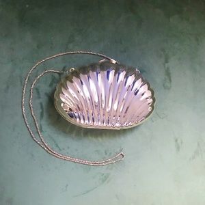 Vintage gold sea shell purse